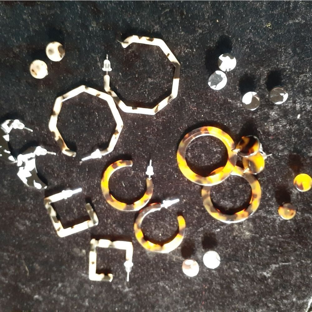 FASHION EARRINGS- TEN - Picture 3 of 7